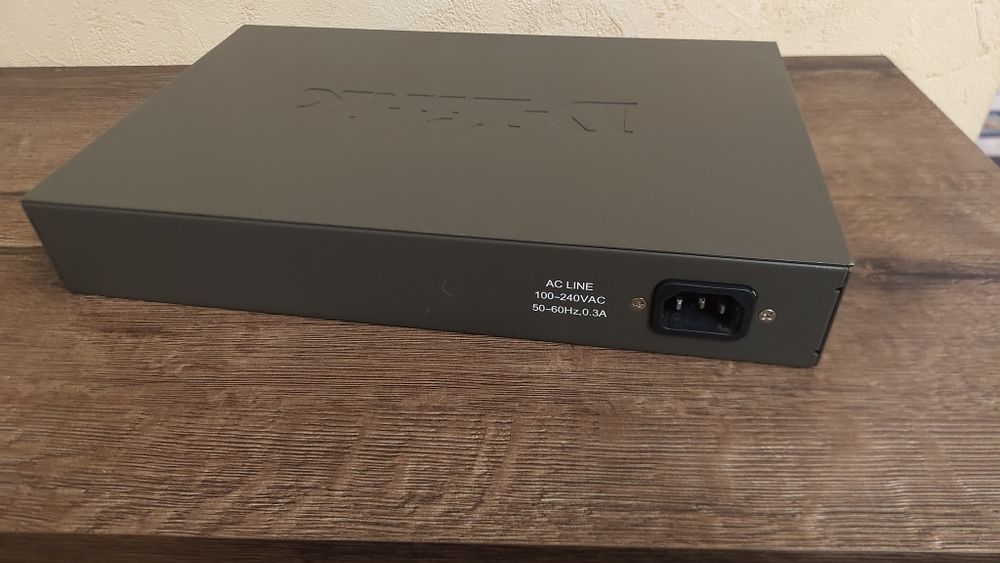 Продаю свитч switch D-Link