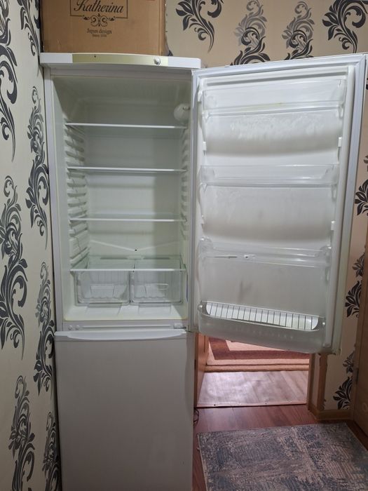 Холодильник indesit