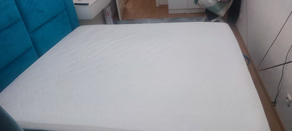 Продам матрас в отличном состояние