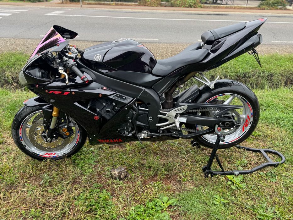 Vând Yamaha r1 rn12