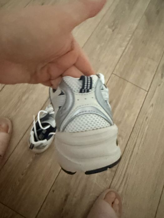 Продам  кроссовки New Balance