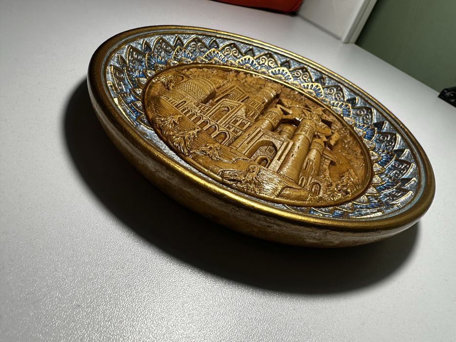 Сувенирная тарелка