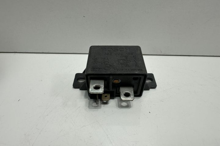 Releu 0332002156 Mercedes-Benz Sprinter prima generatie 903 (facelift