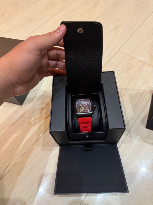 Продается, дом часов, часы наручный