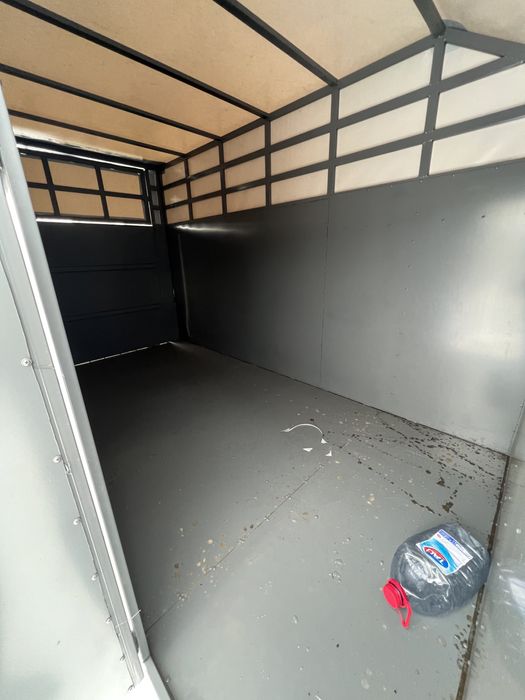 Доставка   на прицепе  перевозка Лошади