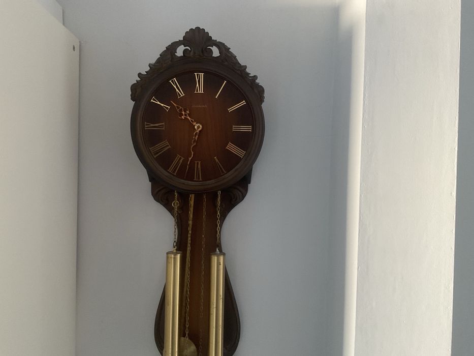 Vand ceas de perete cu pendul si greutati