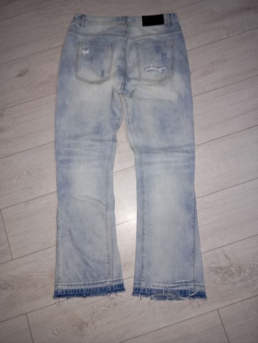 Blugi Flared Supply & Demand