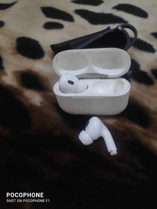 Продам айфоновские наушники