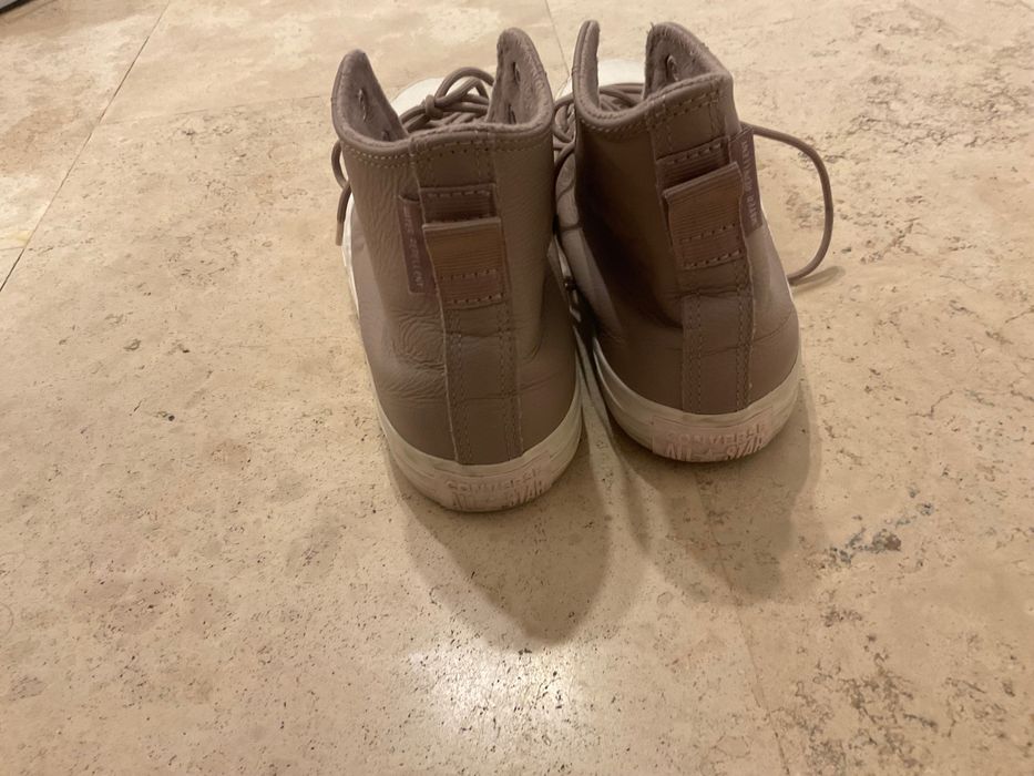 Converse tenesi dama