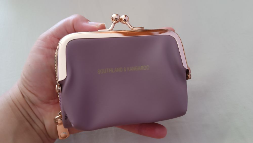 Дамско малко портмоне