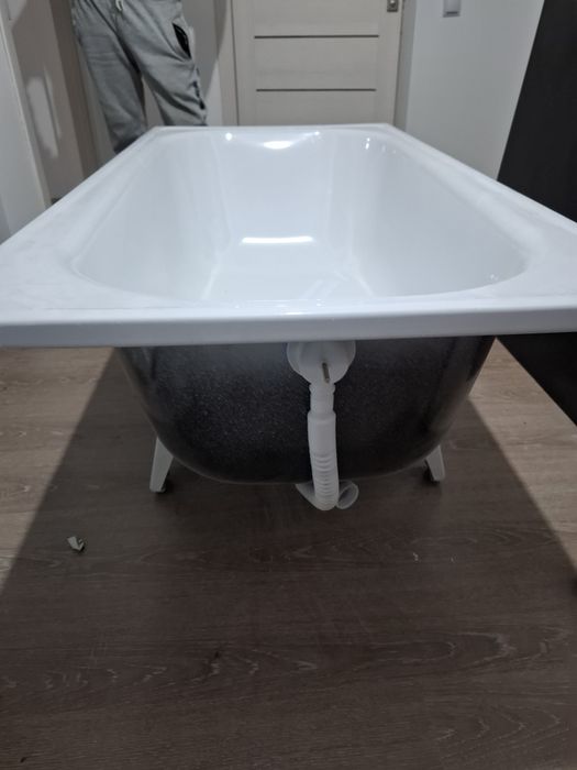 Продаётся ванна новый