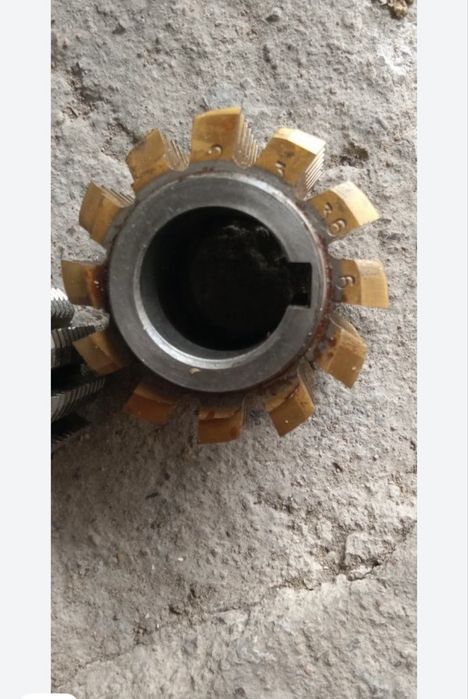 Продам фрезы по металу