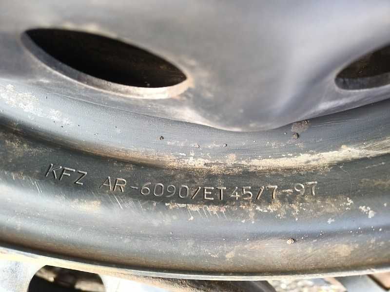 Продам оригинальные металлические диски на автомашину Nissan Sunny.