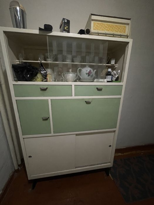 Кухонный сервант