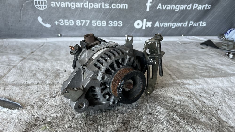Toyota Yaris 2 1.0 алтернатор