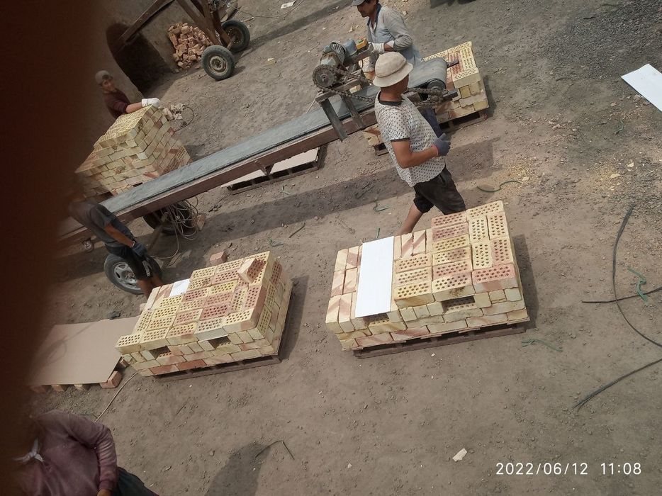 Пишган гишт Кирпич