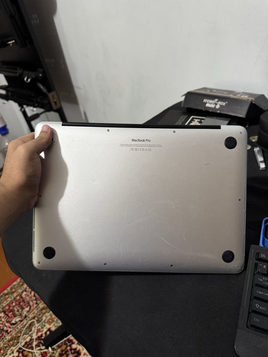 Macbook pro 13 8/256 sotiladi