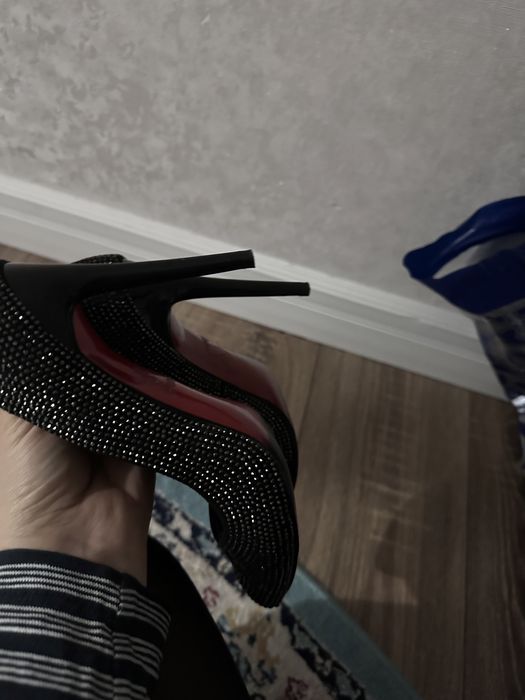 Туфли, красивые , блестяшие 37