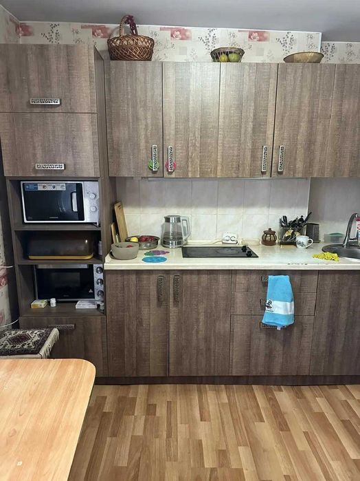 Продам благоустроинный дом в центре города .