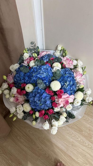 Свежий гул, бугын тунде келды, улкен букет