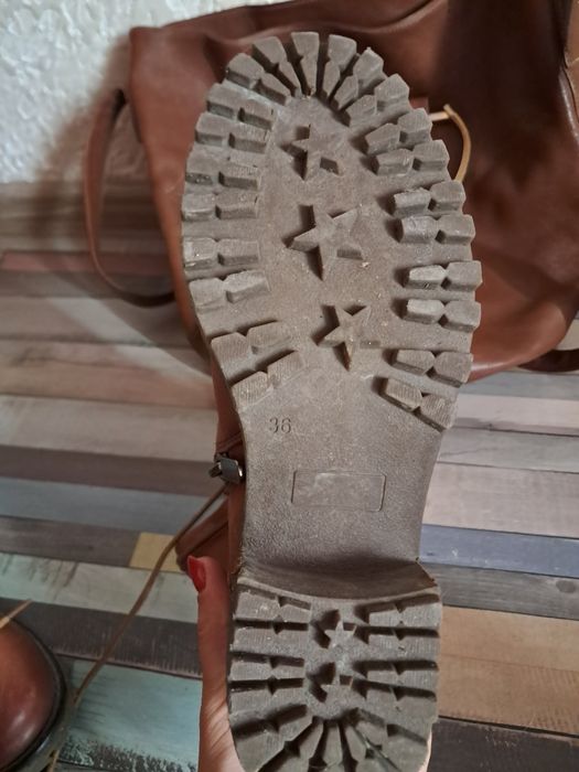 Лот обувки и чанта от естествена кожа