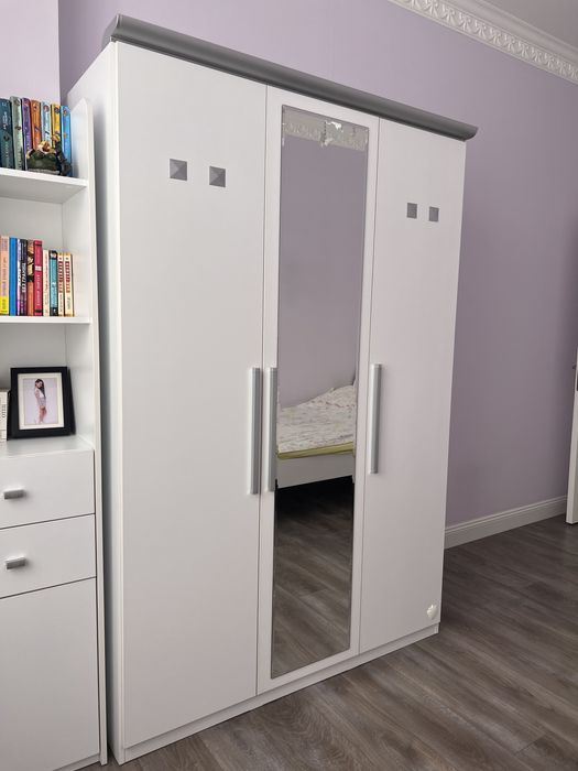 Продам мебель весьма срочно