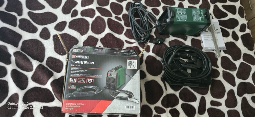 Acest aparat este un invertor de sudură Parkside PISG 120 D5 cu o putere de 120 Amperi.