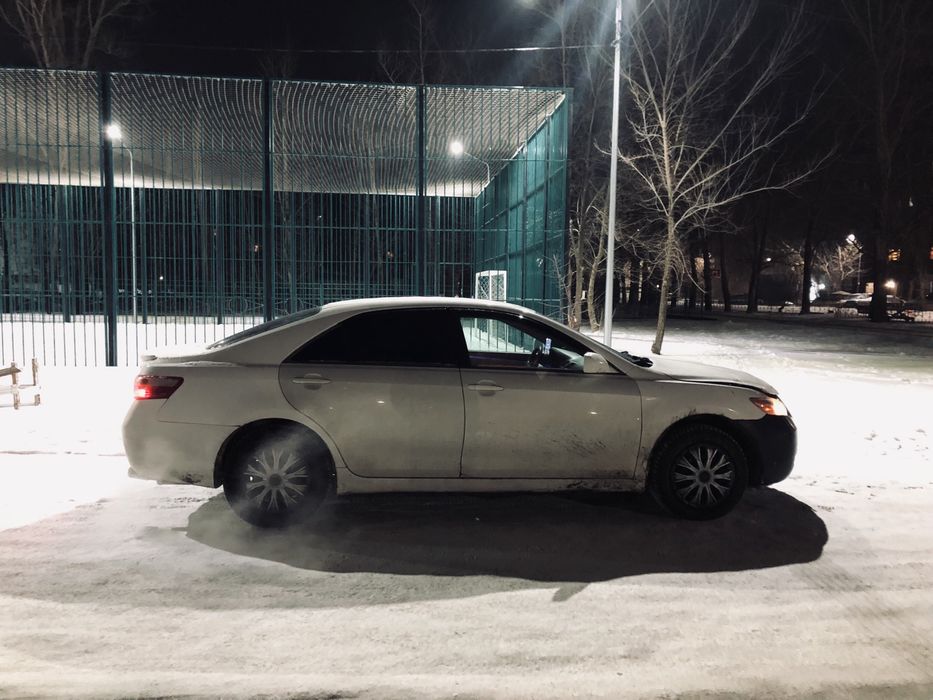 Машина Toyota Camry 40