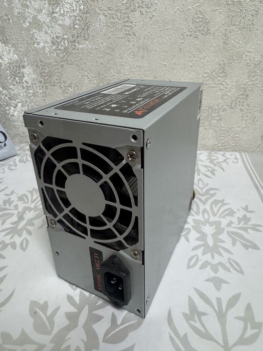 Продам блок питание aerocool