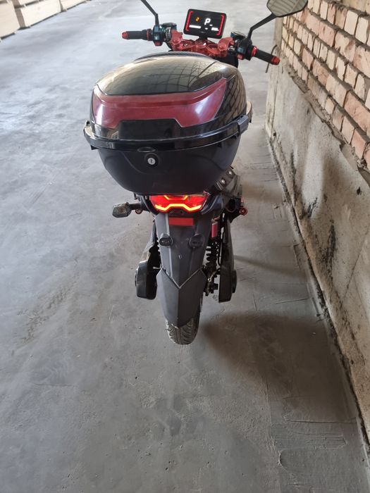 Redlayn skuter sotiladi 600$