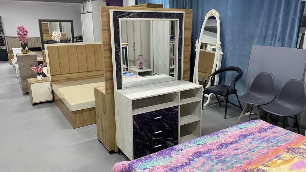 Спалньный гарнитур Кровать Комод Шкаф Кресло Диван Матрас Трюмо Парта