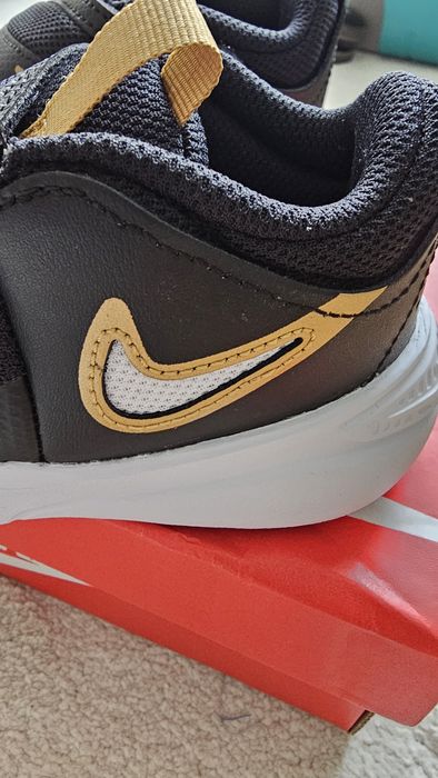 Adidași Nike mărimea 25