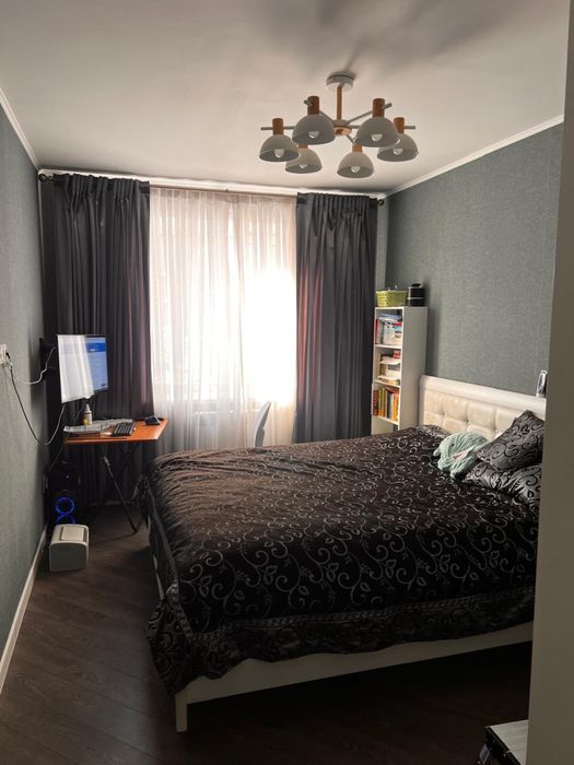 Продается 4-комнатная квартира.