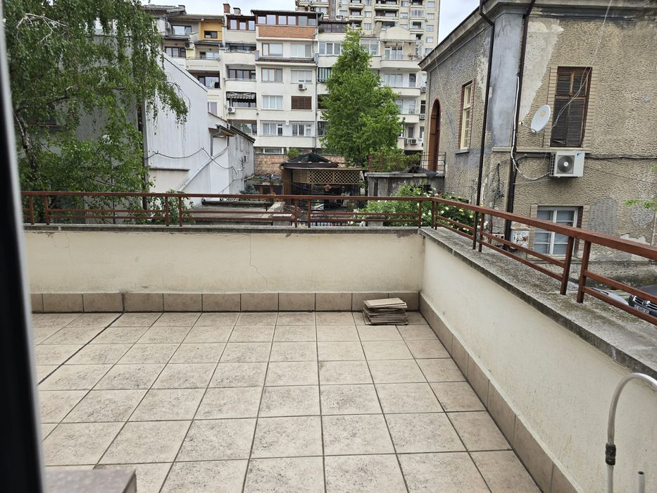 Дава се под наем Офис в Стара Загора, Център - 109 кв.м за 357 € - Снимка #1
