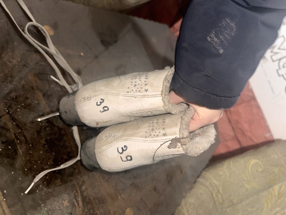 Коньки 38,39 размеры