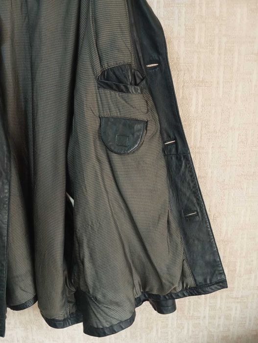 Продам кожанную куртку  большого размера.