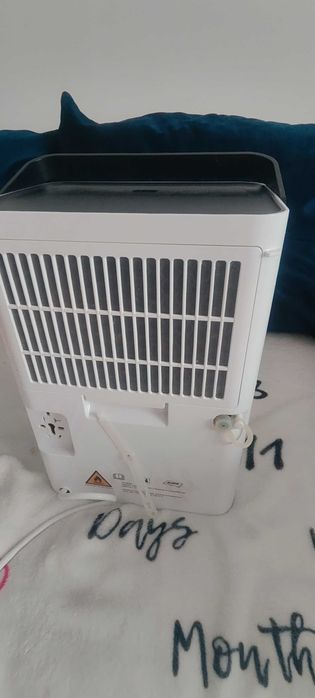 Dezumidificator AlecoAir D6 Junior, in stare foarte buna, aproape nou. A fost folosit doar de câteva ori și funcționează perfect.