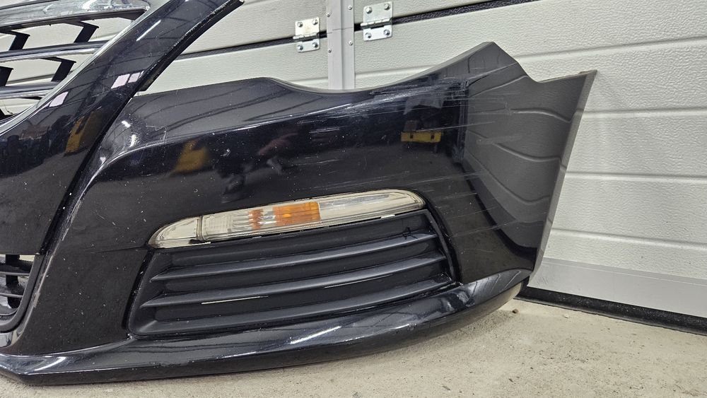 Bara fata vw passat cc 2008-2011 fara grila centrala cu Vw