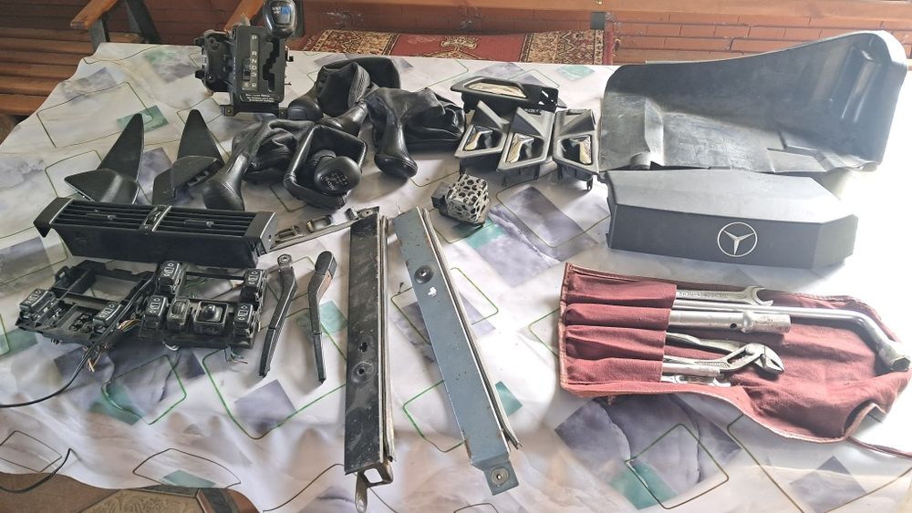 Мерс.124  Мелочьи салона.