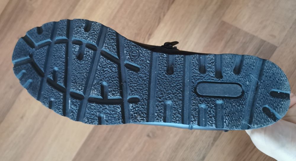 Botine de piele imblanite