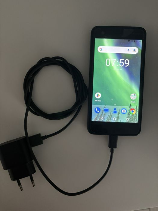 Телефон Nokia със зарядно