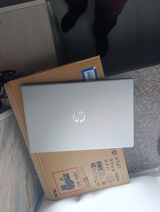 Hop noutbuk 8/128 gb