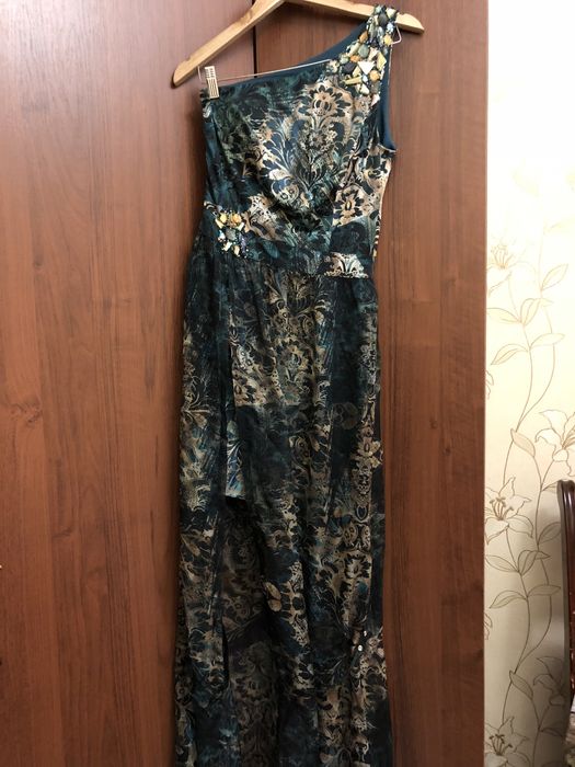 Платья на выпускной и мероприятия