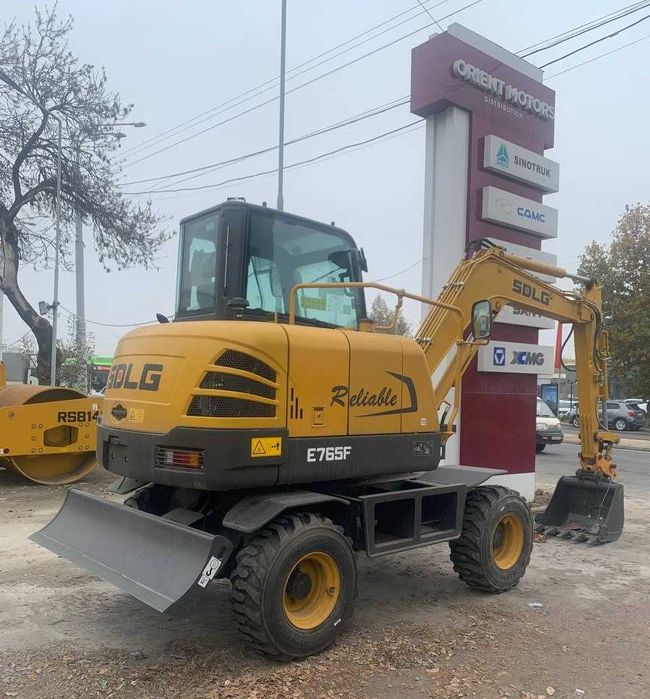 Колесный экскаватор SDLG E765F  0,21 куб.м