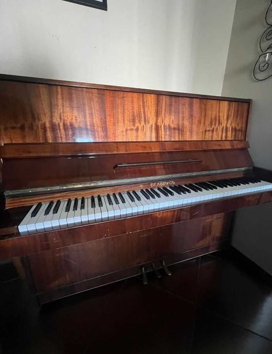 Pianină clasică marca Belarus,