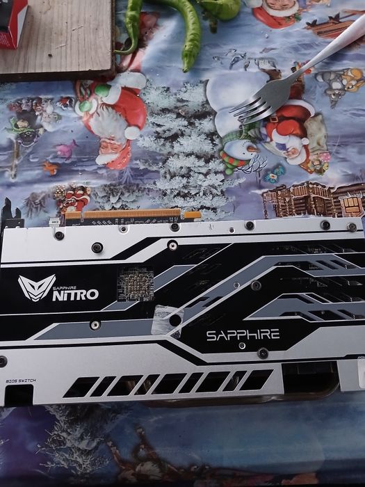 Se vinde placa video pentru piese
