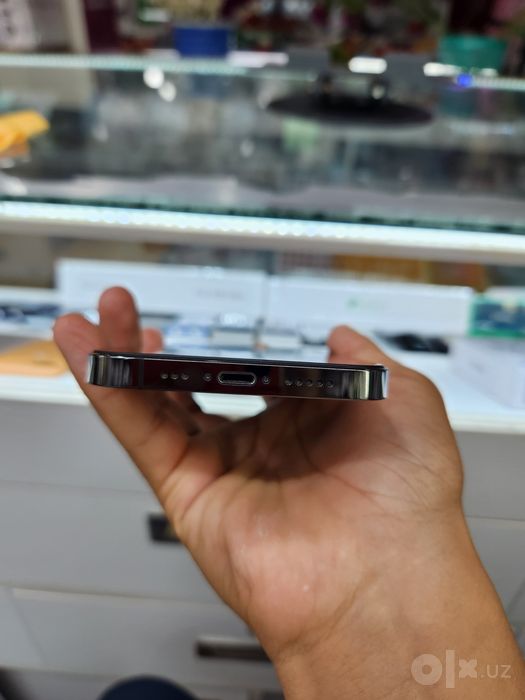 IPhone 12 pro qora rangda 185 dolir
