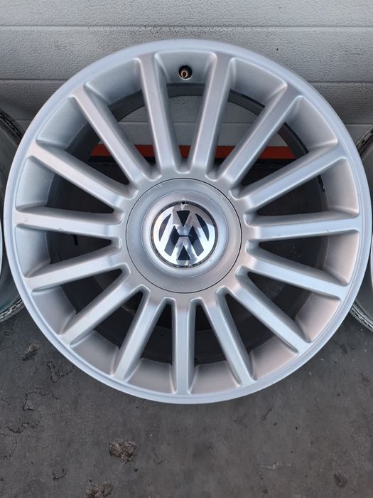 Оригинални джанти за ФОЛКСВАГЕН VW R17 5x112 ET40 7.5J