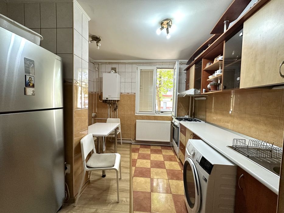 Apartament 3 camere, confort 1, sector 4