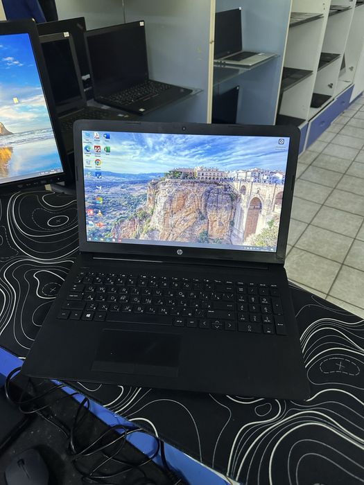 HP Ryzen 3-3200 ОЗУ-8ГБ ССД-256ГБ емкость 83% в отличном состоянии